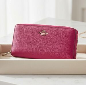 Coach Fuchsia Leather Zip Wallet Like New Condition